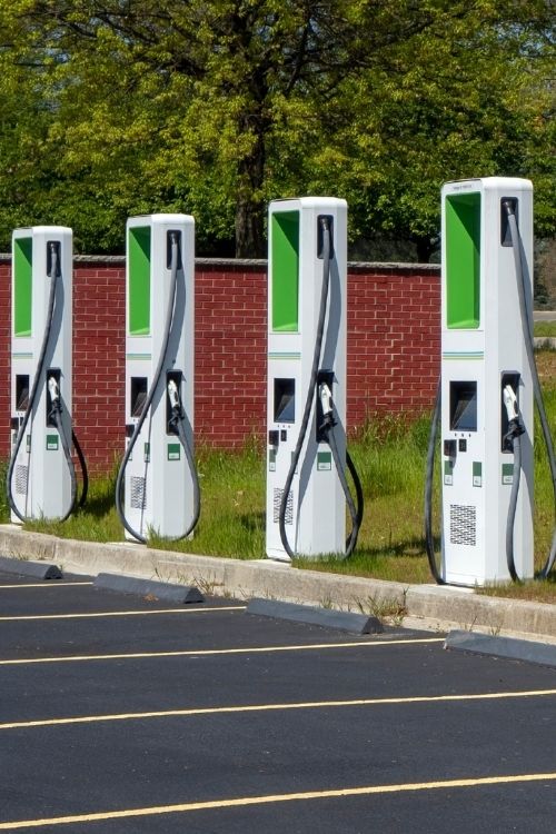 Mehrere Ladesäulen installieren in Hamburg für Elektrofahrzeuge, installiert von einem Elektrotechniker in Hamburg