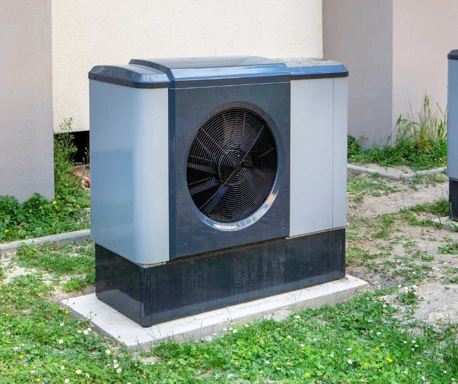Wärmepumpe anschließen Hamburg – moderne Außeneinheit für energieeffizientes Heizen